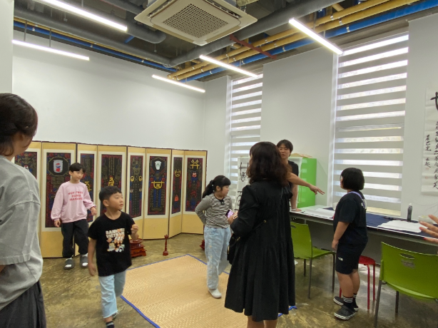 12기 입주작가 작업실 개방 및 개인전 형식의 스튜디오 전시 운영